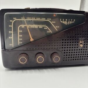 Vintage ZENITH 7H922 Tube‎ AM/FM Bakelite Tabletop 1949 Works